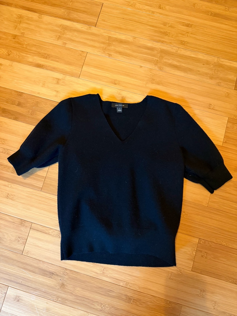 Ann Taylor Black V-Neck Short Sleeve Sweater
